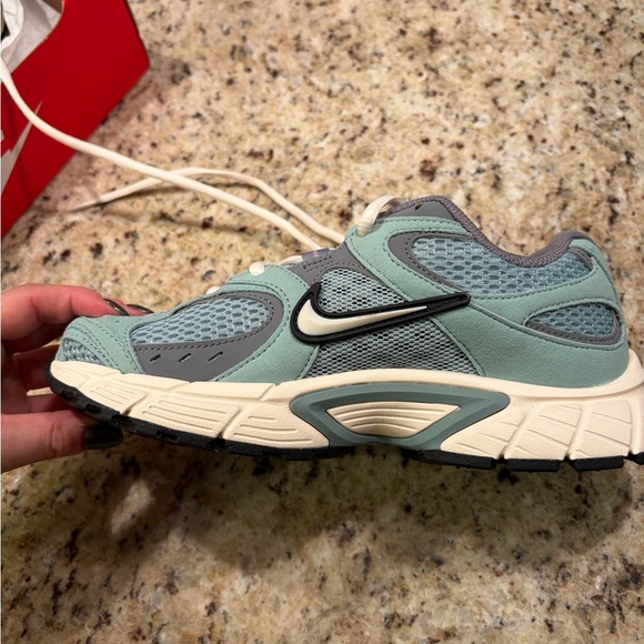 NWT Nike VS RNR Cannon/Pale Ivory/Cool Gray - Picture 2 of 7